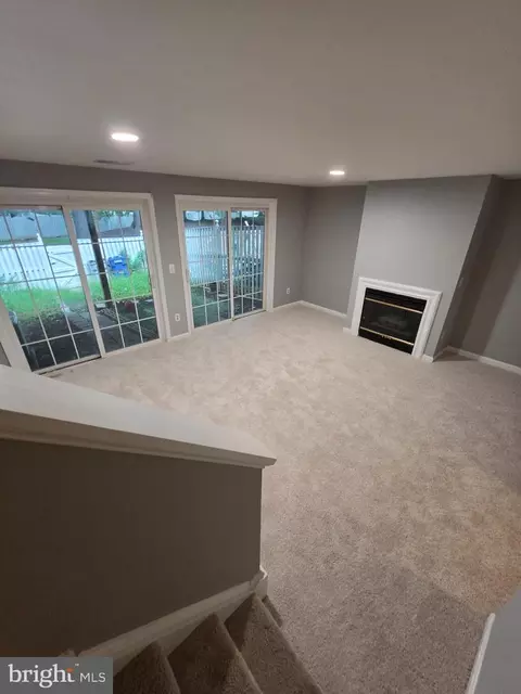 Living - 10203 Calypso Dr, Manassas, VA 20110 photo 3 of 5