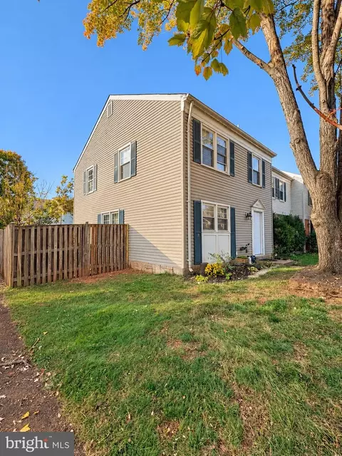 9017 Miles Pl, Manassas, VA 20110 photo 2