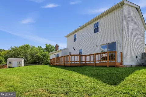 Exterior - 10028 Elderberry Ct, Manassas, VA 20110 photo 5 of 10
