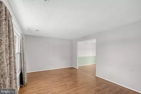 Living - 10028 Elderberry Ct, Manassas, VA 20110 photo 3 of 5