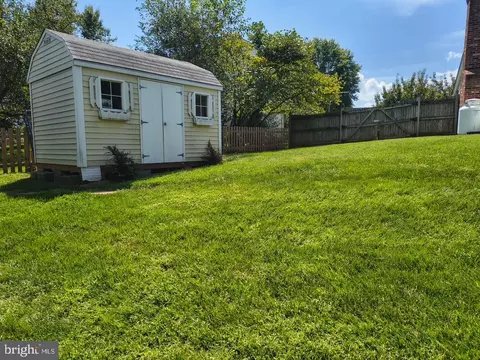 Exterior - 10028 Elderberry Ct, Manassas, VA 20110 photo 9 of 10