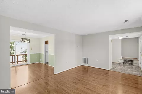 Living - 10028 Elderberry Ct, Manassas, VA 20110 photo 1 of 5