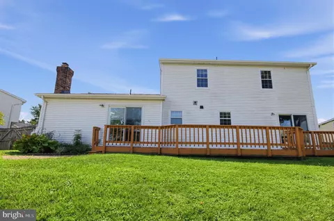 Exterior - 10028 Elderberry Ct, Manassas, VA 20110 photo 4 of 10