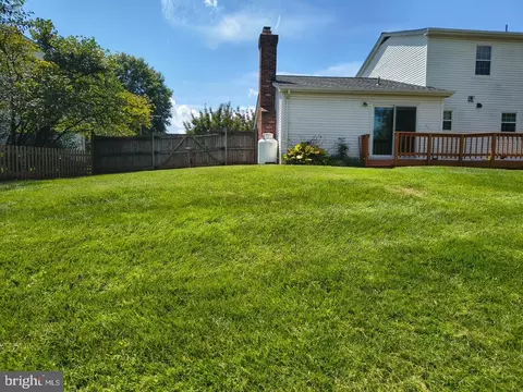 Exterior - 10028 Elderberry Ct, Manassas, VA 20110 photo 8 of 10