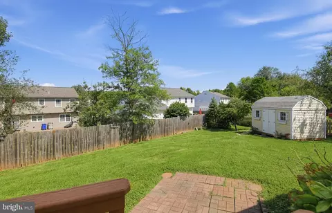 Exterior - 10028 Elderberry Ct, Manassas, VA 20110 photo 7 of 10