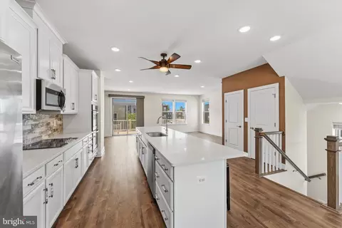 Entry Way - 9862 Buchanan Loop, Manassas, VA 20110 photo 4 of 14
