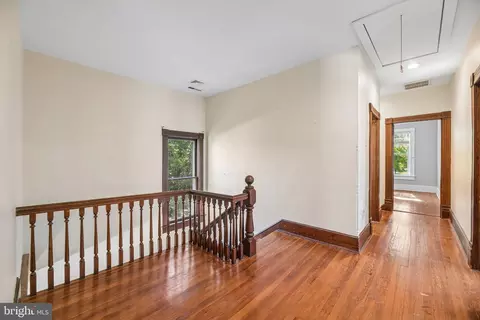 Entry Way - 8807 Quarry Rd, Manassas, VA 20110 photo 7 of 9