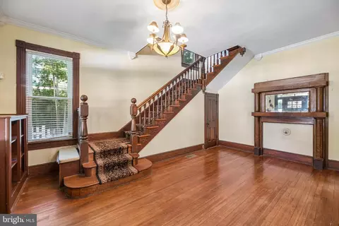Entry Way - 8807 Quarry Rd, Manassas, VA 20110 photo 3 of 9