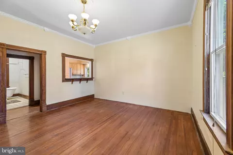 Living - 8807 Quarry Rd, Manassas, VA 20110 photo 5 of 11