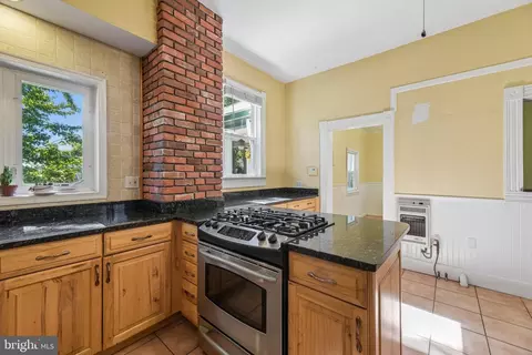 Kitchen - 8807 Quarry Rd, Manassas, VA 20110 photo 6 of 7