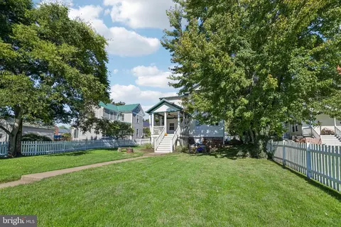 Exterior - 8807 Quarry Rd, Manassas, VA 20110 photo 6 of 12