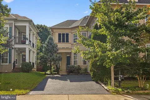 Exterior - 8401 Tillett Loop, Manassas, VA 20110 photo 6 of 8