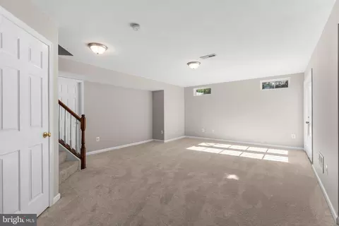 Living - 8401 Tillett Loop, Manassas, VA 20110 photo 11 of 11