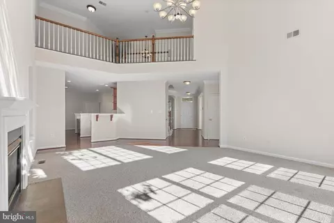 Living - 8401 Tillett Loop, Manassas, VA 20110 photo 6 of 11