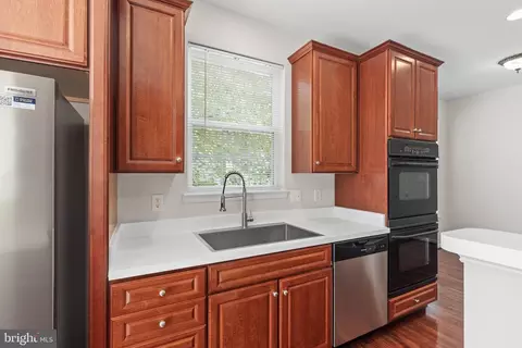 Kitchen - 8401 Tillett Loop, Manassas, VA 20110 photo 3 of 4