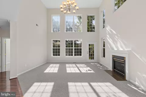 Living - 8401 Tillett Loop, Manassas, VA 20110 photo 7 of 11