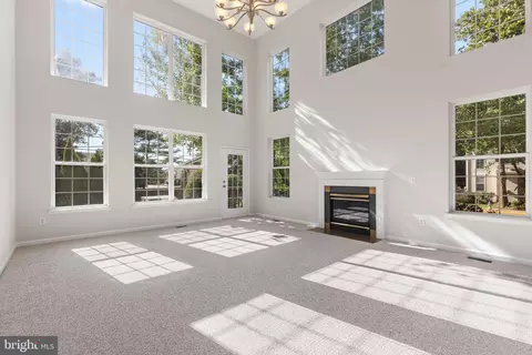 Living - 8401 Tillett Loop, Manassas, VA 20110 photo 4 of 11