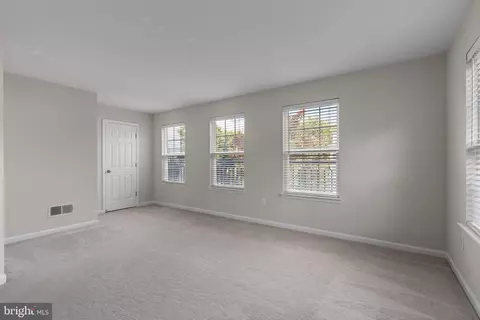 Living - 8401 Tillett Loop, Manassas, VA 20110 photo 10 of 11