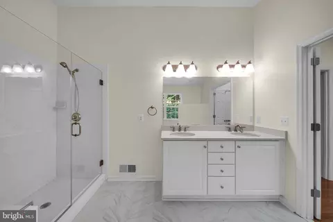 Bath - 8684 Nagle St, Manassas, VA 20110 photo 5 of 7