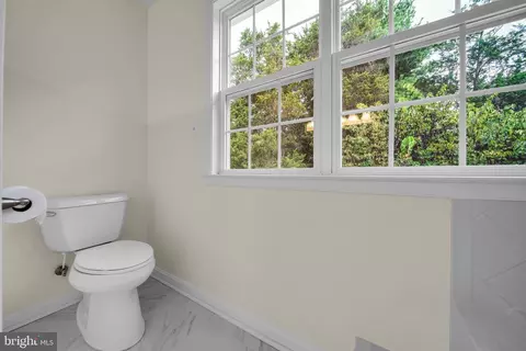 Bath - 8684 Nagle St, Manassas, VA 20110 photo 6 of 7