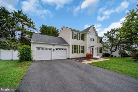 Exterior - 8684 Nagle St, Manassas, VA 20110 photo 4 of 9