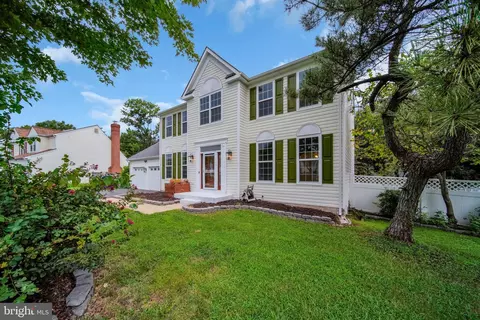 Exterior - 8684 Nagle St, Manassas, VA 20110 photo 3 of 9