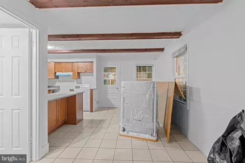Entry Way - 9827 Town Ln, Manassas, VA 20110 photo 2 of 3