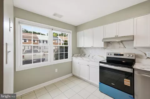 Kitchen - 9053 Silver Maple Ct, Manassas, VA 20110 photo 1 of 3