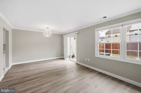 Living - 9053 Silver Maple Ct, Manassas, VA 20110 photo 1 of 2