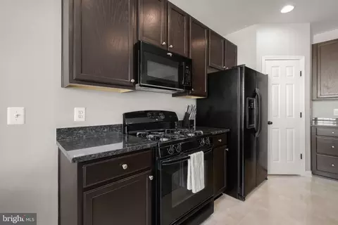 Kitchen - 9508 Lee Ct, Manassas, VA 20110 photo 2 of 3