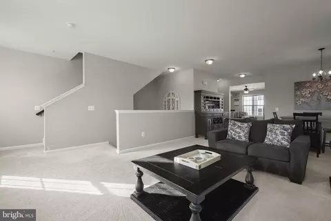 Entry Way - 9508 Lee Ct, Manassas, VA 20110 photo 4 of 11