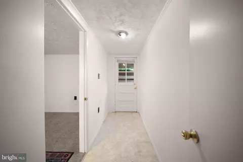 Entry Way - Undisclosed, Manassas, VA 20110 photo 4 of 6