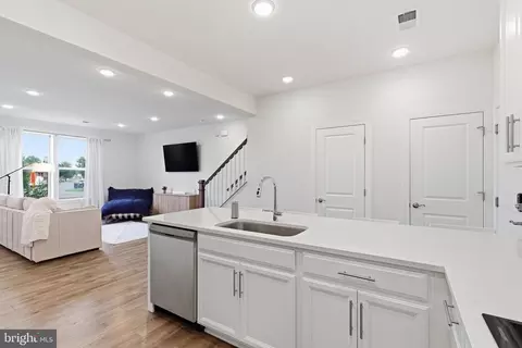10308 Ratcliffe Trl, Manassas, VA 20110