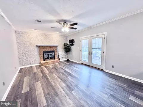 Living - 9632 Branchview Ln, Manassas, VA 20110 photo 5 of 12