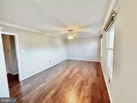 Living - 9632 Branchview Ln, Manassas, VA 20110 photo 8 of 12