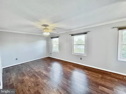 Living - 9632 Branchview Ln, Manassas, VA 20110 photo 7 of 12