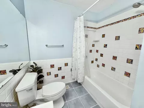 Bath - 9632 Branchview Ln, Manassas, VA 20110 photo 3 of 3