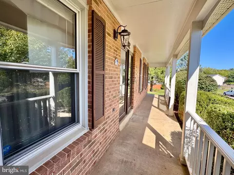Exterior - 9632 Branchview Ln, Manassas, VA 20110 photo 4 of 15