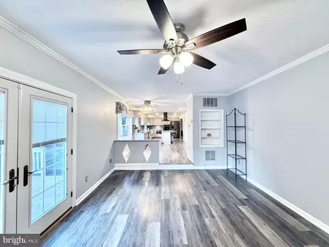 Living - 9632 Branchview Ln, Manassas, VA 20110 photo 6 of 12