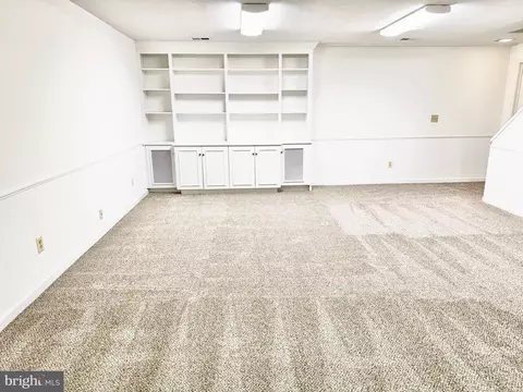 Living - 9632 Branchview Ln, Manassas, VA 20110 photo 10 of 12