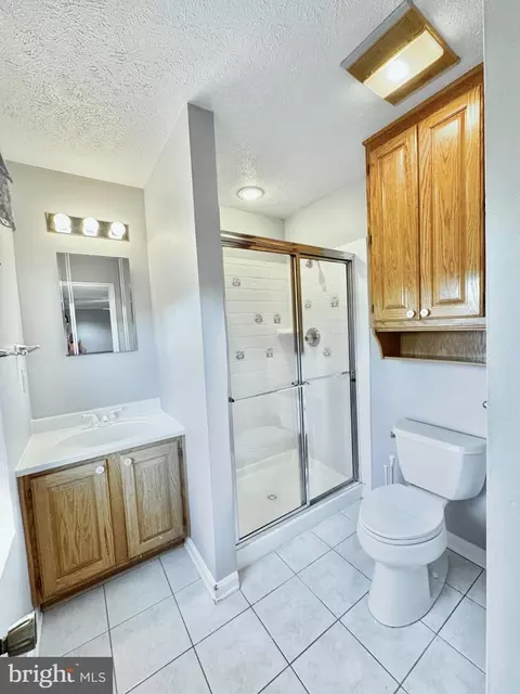 Bath - 9632 Branchview Ln, Manassas, VA 20110 photo 2 of 3