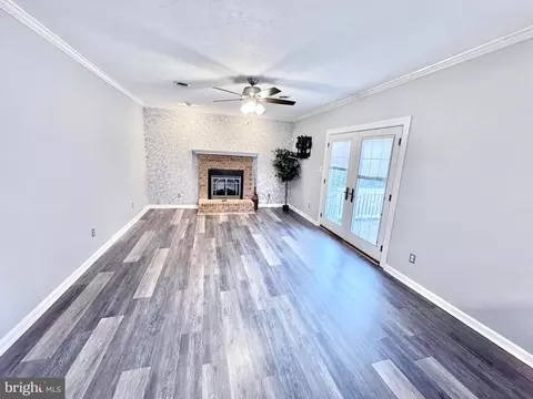 Living - 9632 Branchview Ln, Manassas, VA 20110 photo 4 of 12