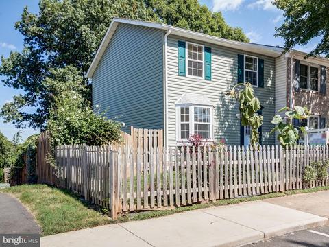 8522 White Pine Dr, Manassas Park, VA 20111 photo 1