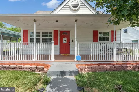 109 Drake Ct, Manassas Park, VA 20111
