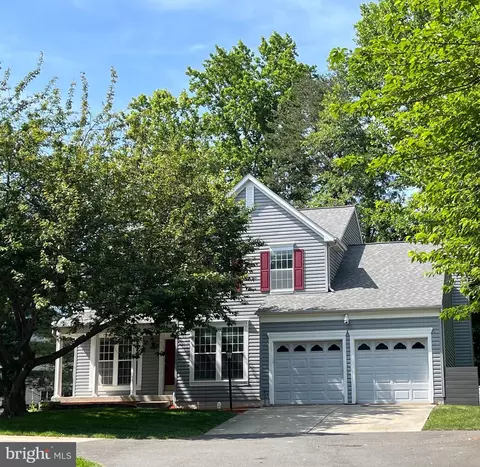 9255 Matthew Dr, Manassas Park, VA 20111