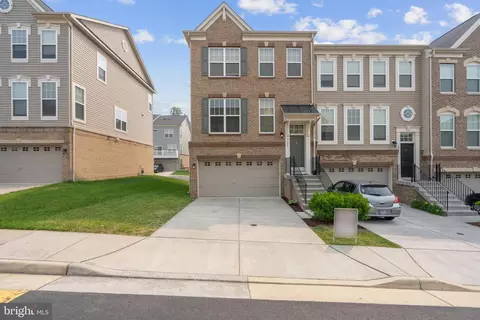 9040 Christopher Ln, Manassas Park, VA 20111