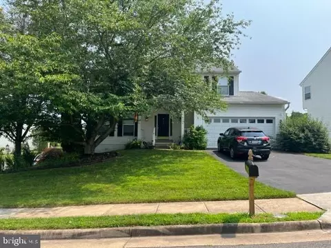 9306 Laurie Ct, Manassas Park, VA 20111