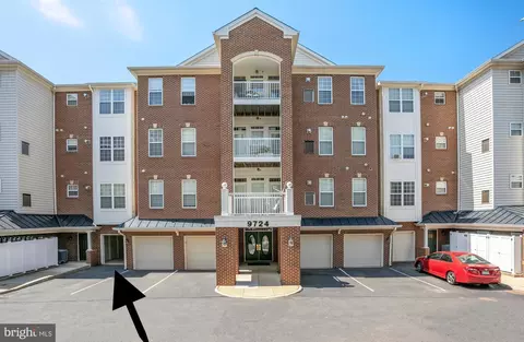 9724 Holmes Pl #402, Manassas Park, VA 20111