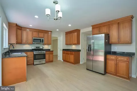 9233 Matthew Dr, Manassas Park, VA 20111 photo 9