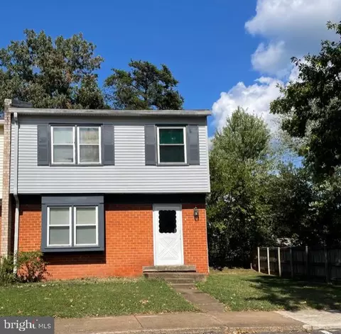 8272 White Pine Dr, Manassas Park, VA 20111